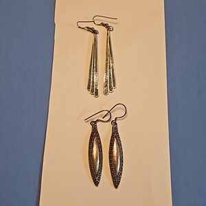 Two pairs silver earrings